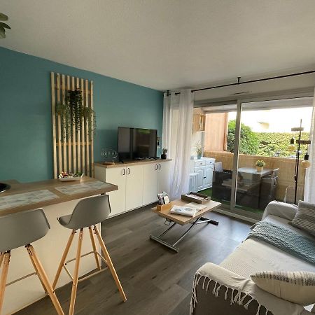 Chaleureux Appartement Face Au Port Sta Lucia, Tout A Pieds, Wifi Saint-Raphaël Kültér fotó