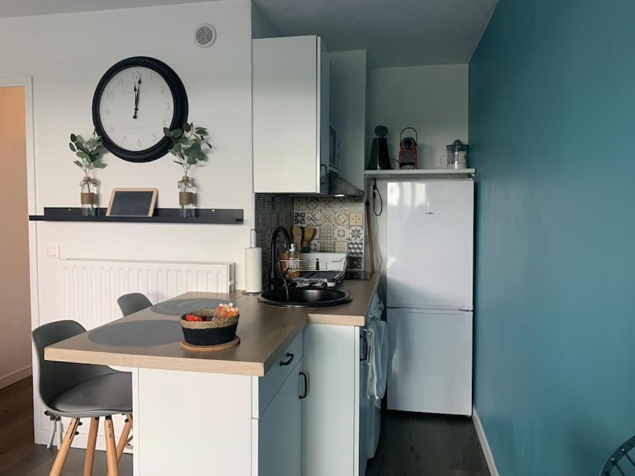 Chaleureux Appartement Face Au Port Sta Lucia, Tout A Pieds, Wifi Saint-Raphaël Kültér fotó