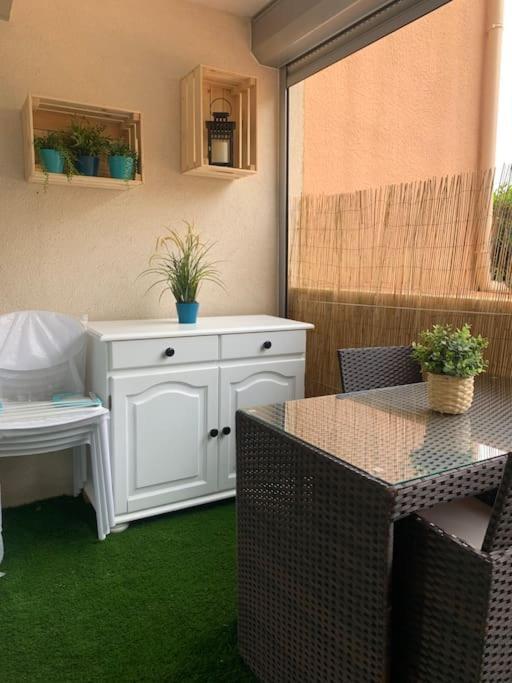 Chaleureux Appartement Face Au Port Sta Lucia, Tout A Pieds, Wifi Saint-Raphaël Kültér fotó
