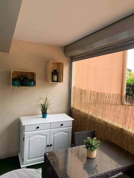 Chaleureux Appartement Face Au Port Sta Lucia, Tout A Pieds, Wifi Saint-Raphaël Kültér fotó