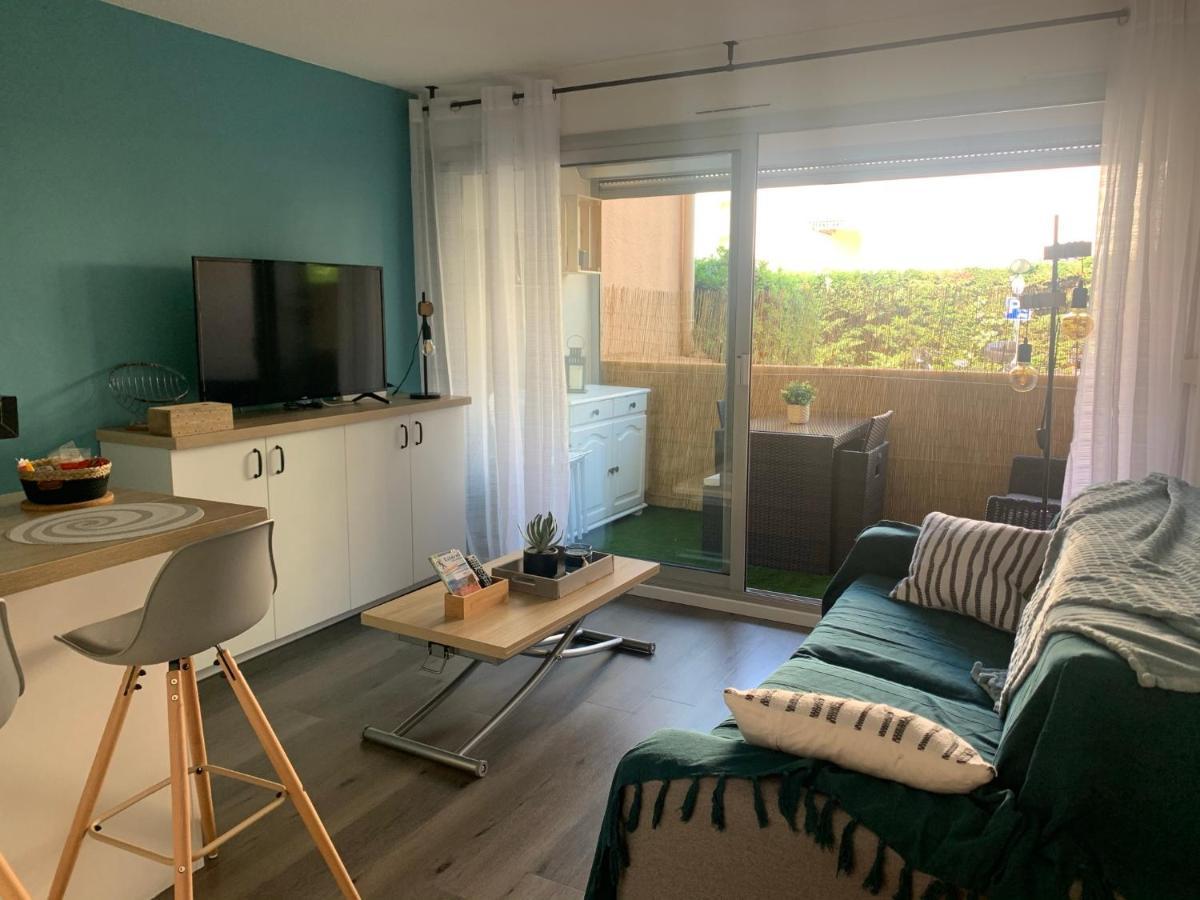 Chaleureux Appartement Face Au Port Sta Lucia, Tout A Pieds, Wifi Saint-Raphaël Kültér fotó