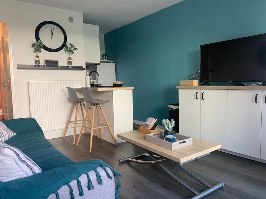 Chaleureux Appartement Face Au Port Sta Lucia, Tout A Pieds, Wifi Saint-Raphaël Kültér fotó