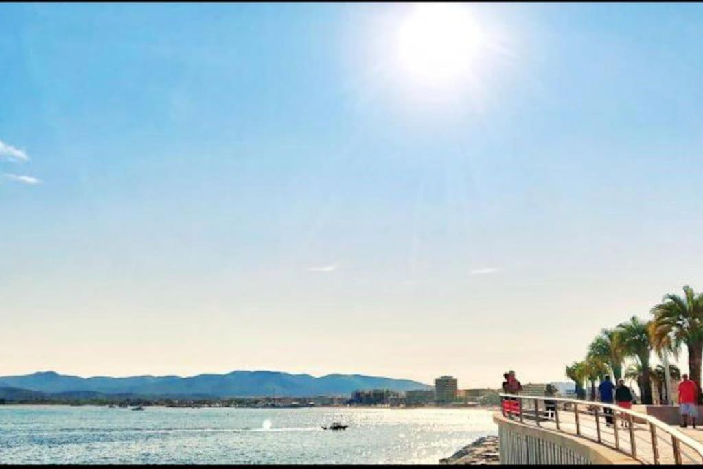 Chaleureux Appartement Face Au Port Sta Lucia, Tout A Pieds, Wifi Saint-Raphaël Kültér fotó