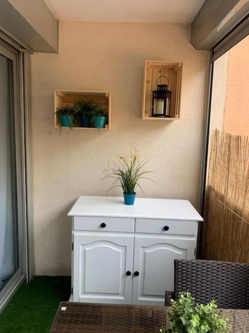 Chaleureux Appartement Face Au Port Sta Lucia, Tout A Pieds, Wifi Saint-Raphaël Kültér fotó