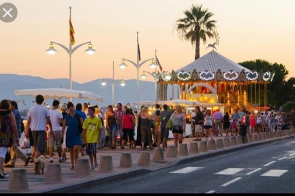 Chaleureux Appartement Face Au Port Sta Lucia, Tout A Pieds, Wifi Saint-Raphaël Kültér fotó