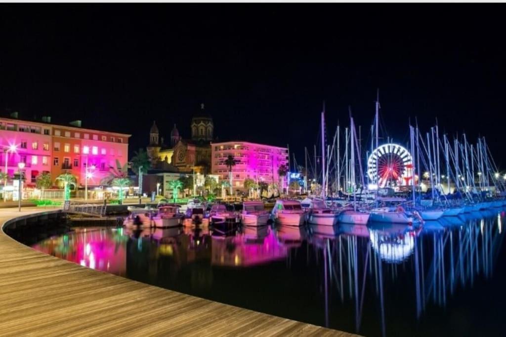 Chaleureux Appartement Face Au Port Sta Lucia, Tout A Pieds, Wifi Saint-Raphaël Kültér fotó