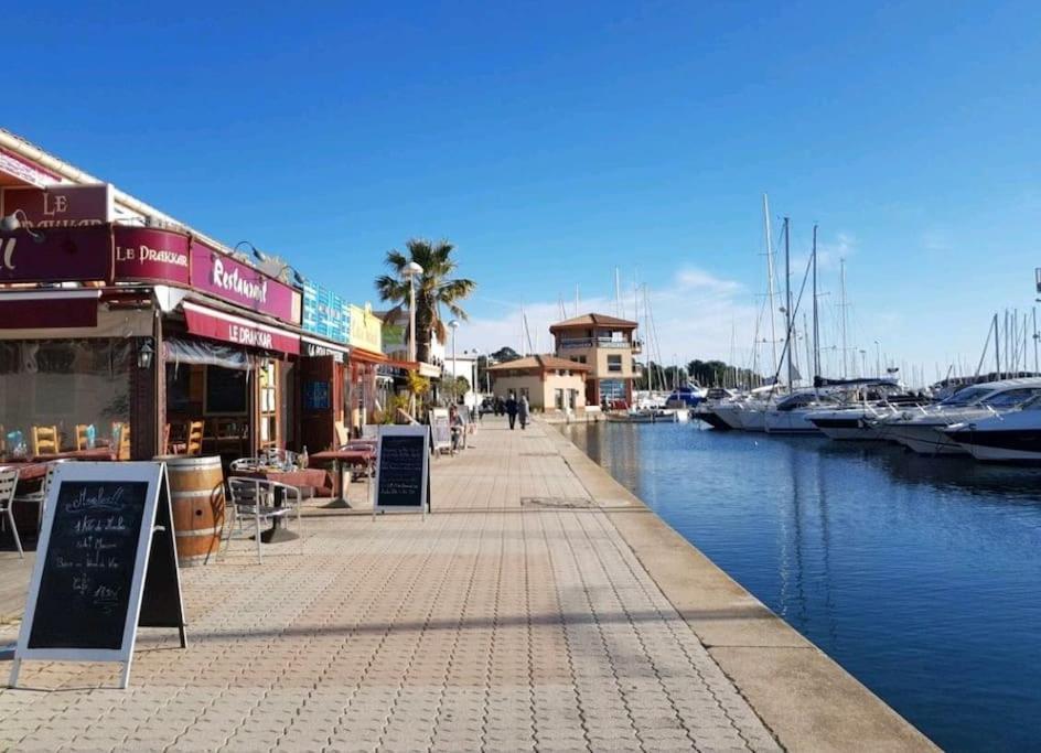 Chaleureux Appartement Face Au Port Sta Lucia, Tout A Pieds, Wifi Saint-Raphaël Kültér fotó