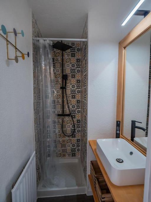 Chaleureux Appartement Face Au Port Sta Lucia, Tout A Pieds, Wifi Saint-Raphaël Kültér fotó