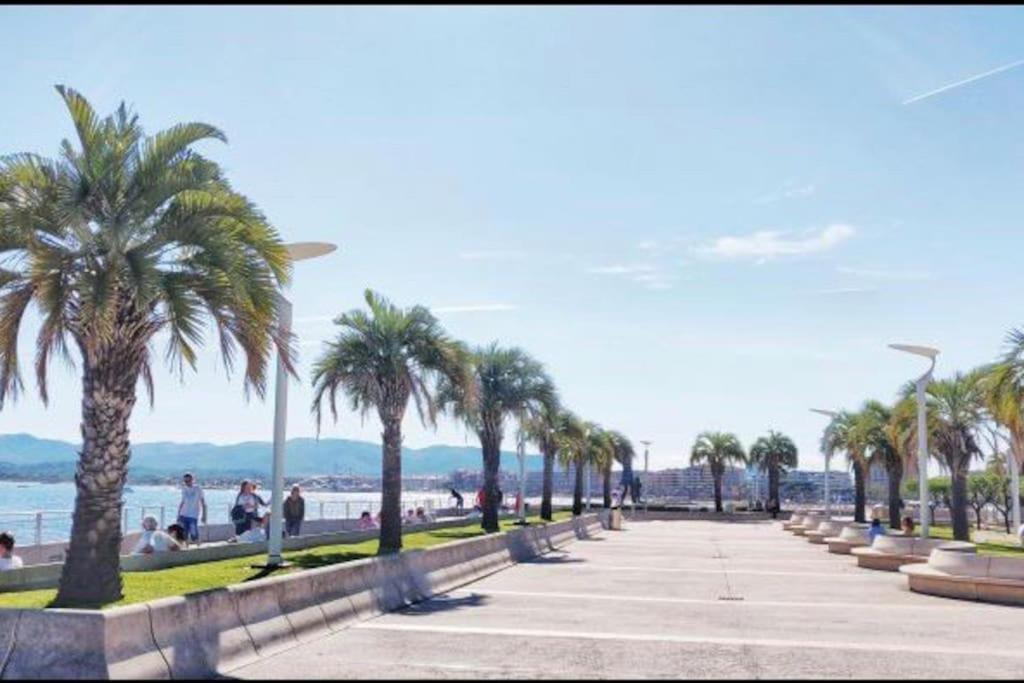 Chaleureux Appartement Face Au Port Sta Lucia, Tout A Pieds, Wifi Saint-Raphaël Kültér fotó