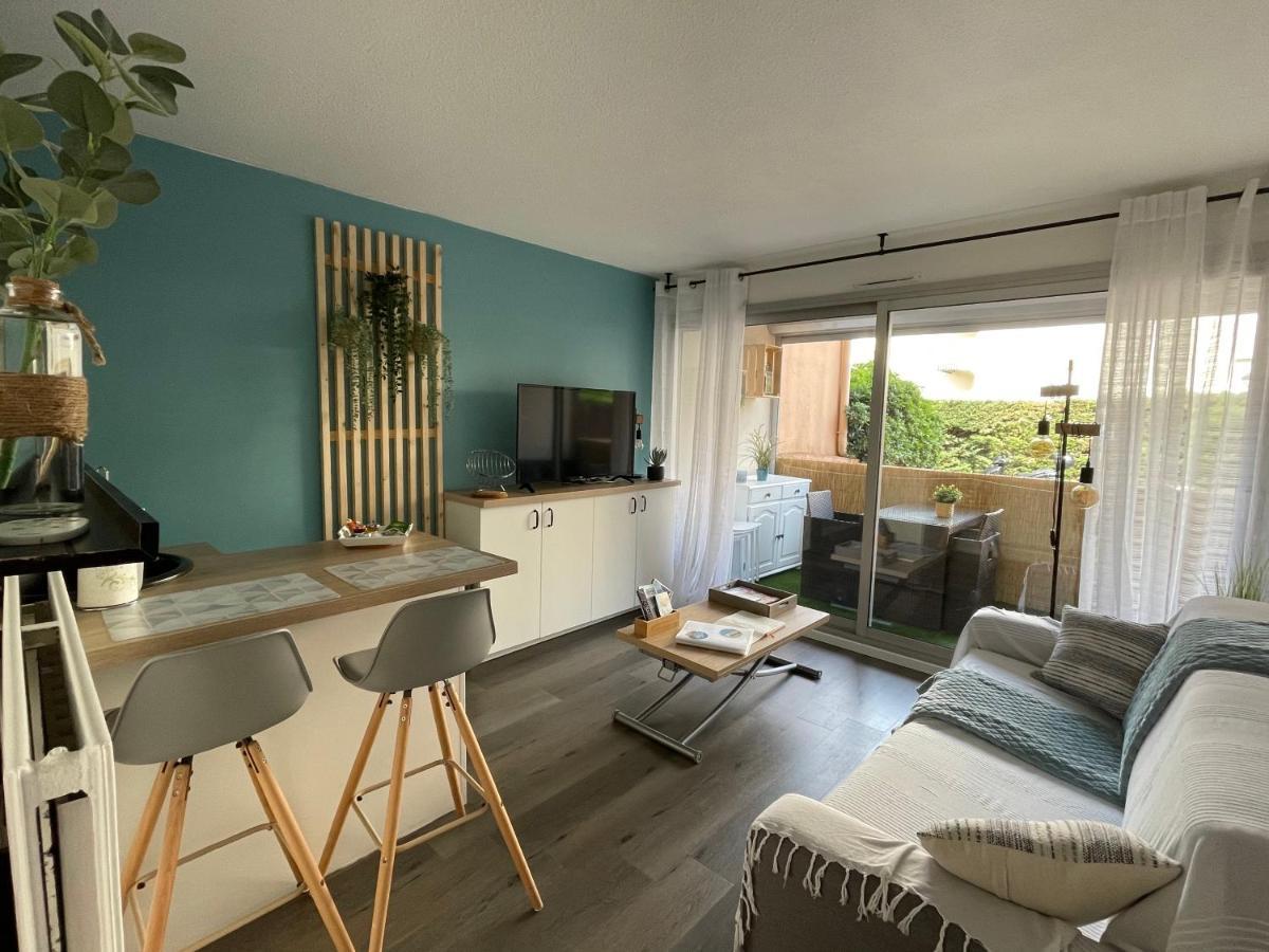 Chaleureux Appartement Face Au Port Sta Lucia, Tout A Pieds, Wifi Saint-Raphaël Kültér fotó