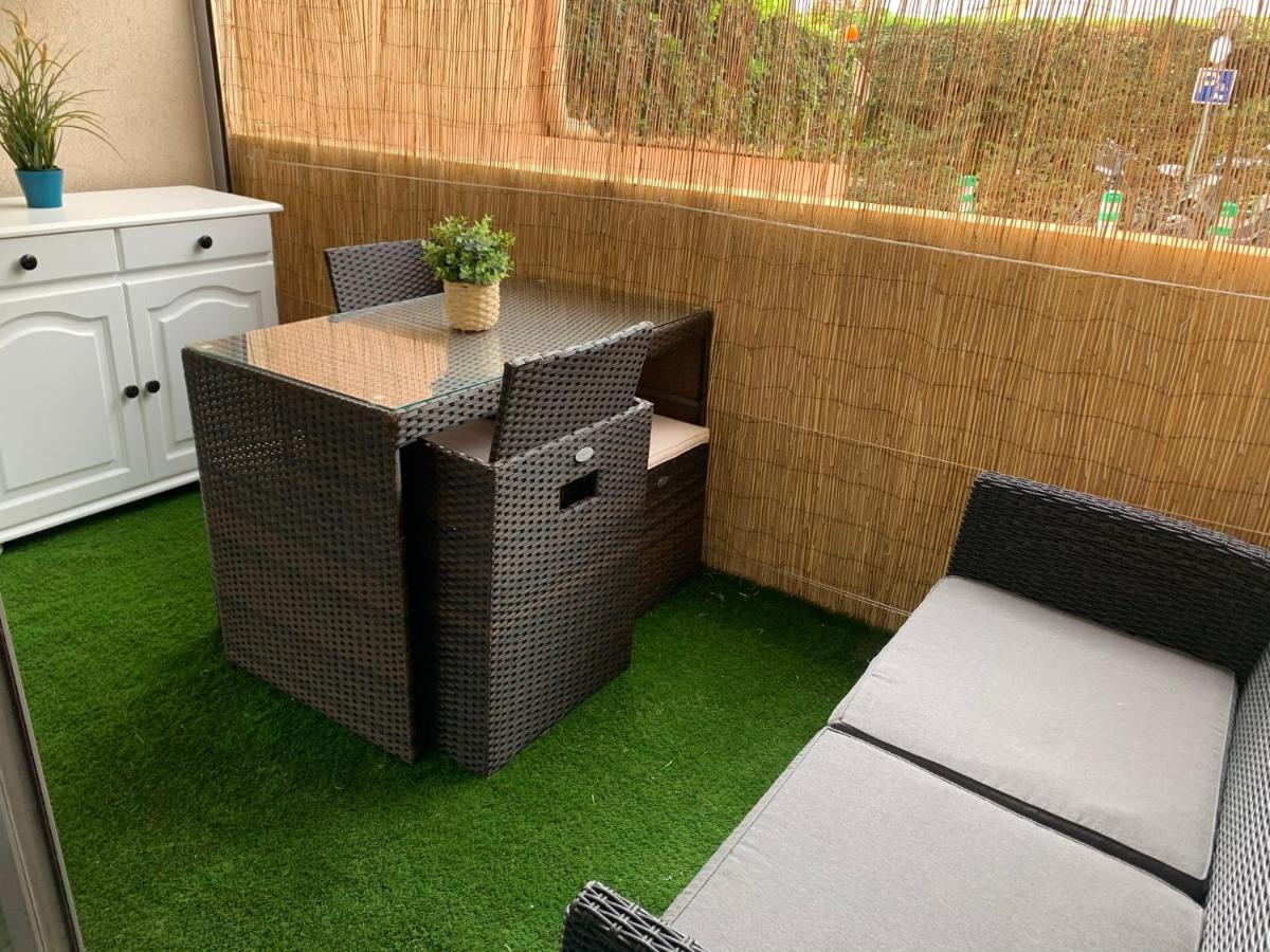 Chaleureux Appartement Face Au Port Sta Lucia, Tout A Pieds, Wifi Saint-Raphaël Kültér fotó